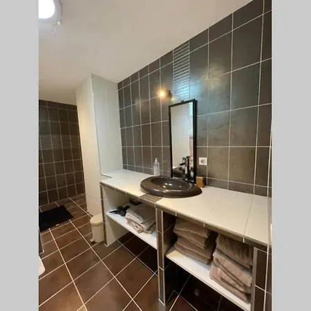 Superbe Appartement Avec 2 Chambres - 9 Personnes - Parking Prive Tournon-sur-Rhone Exterior photo