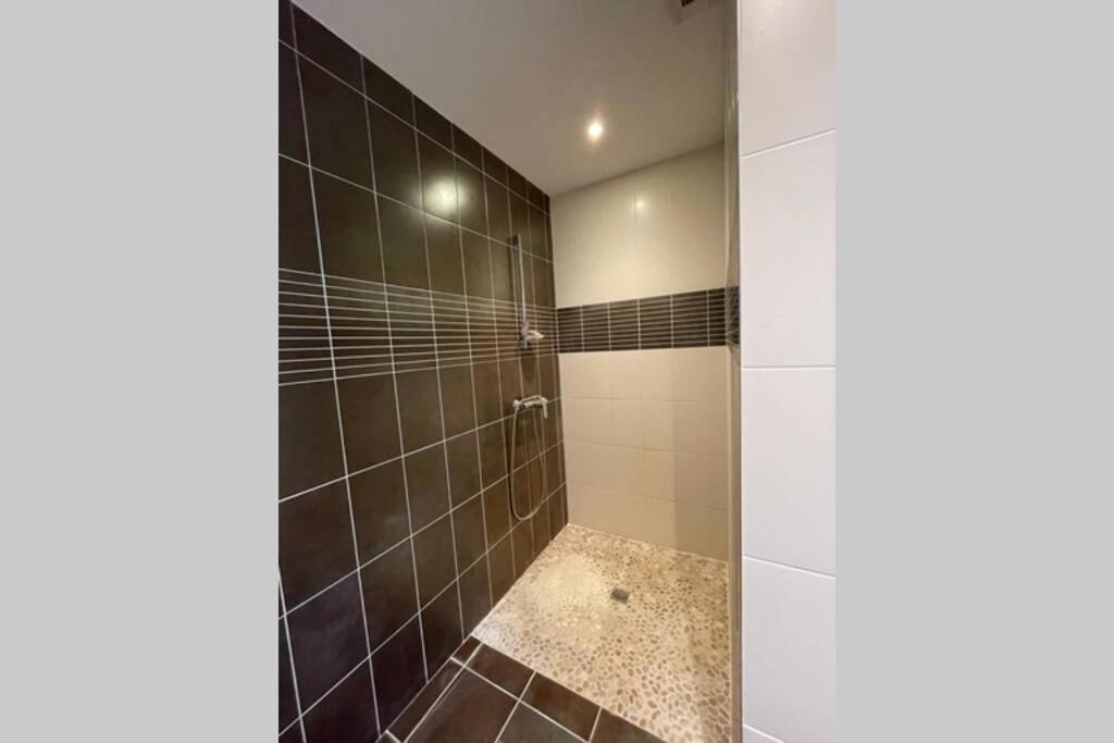 Superbe Avec 2 - 9 Personnes - Parking Prive Apartment